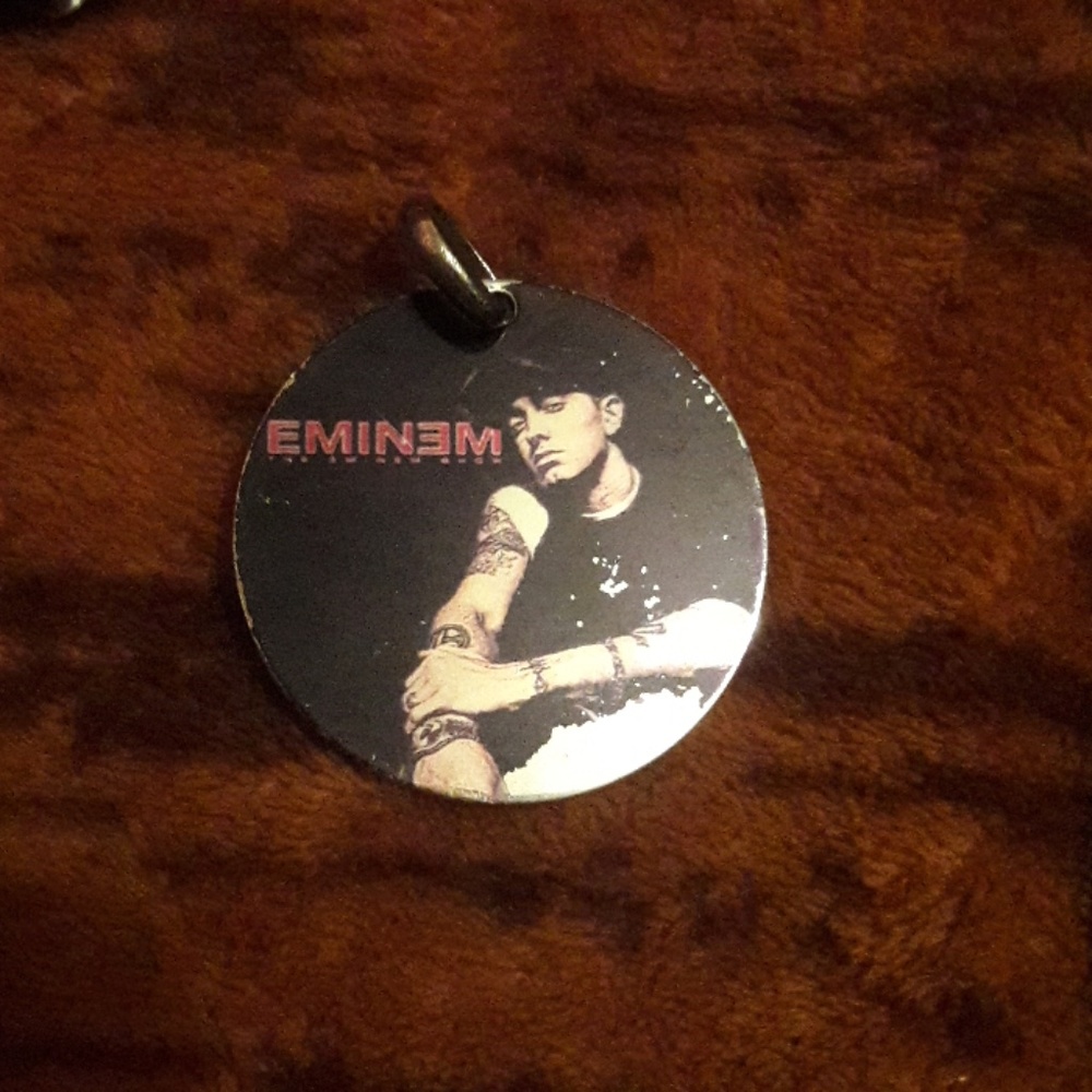 Eminen Pendant